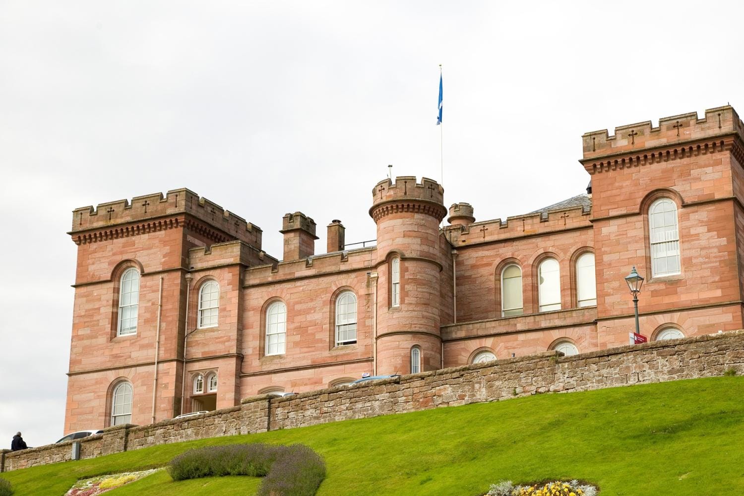 Inverness: Castle Entry Ticket and City Audio Tour
