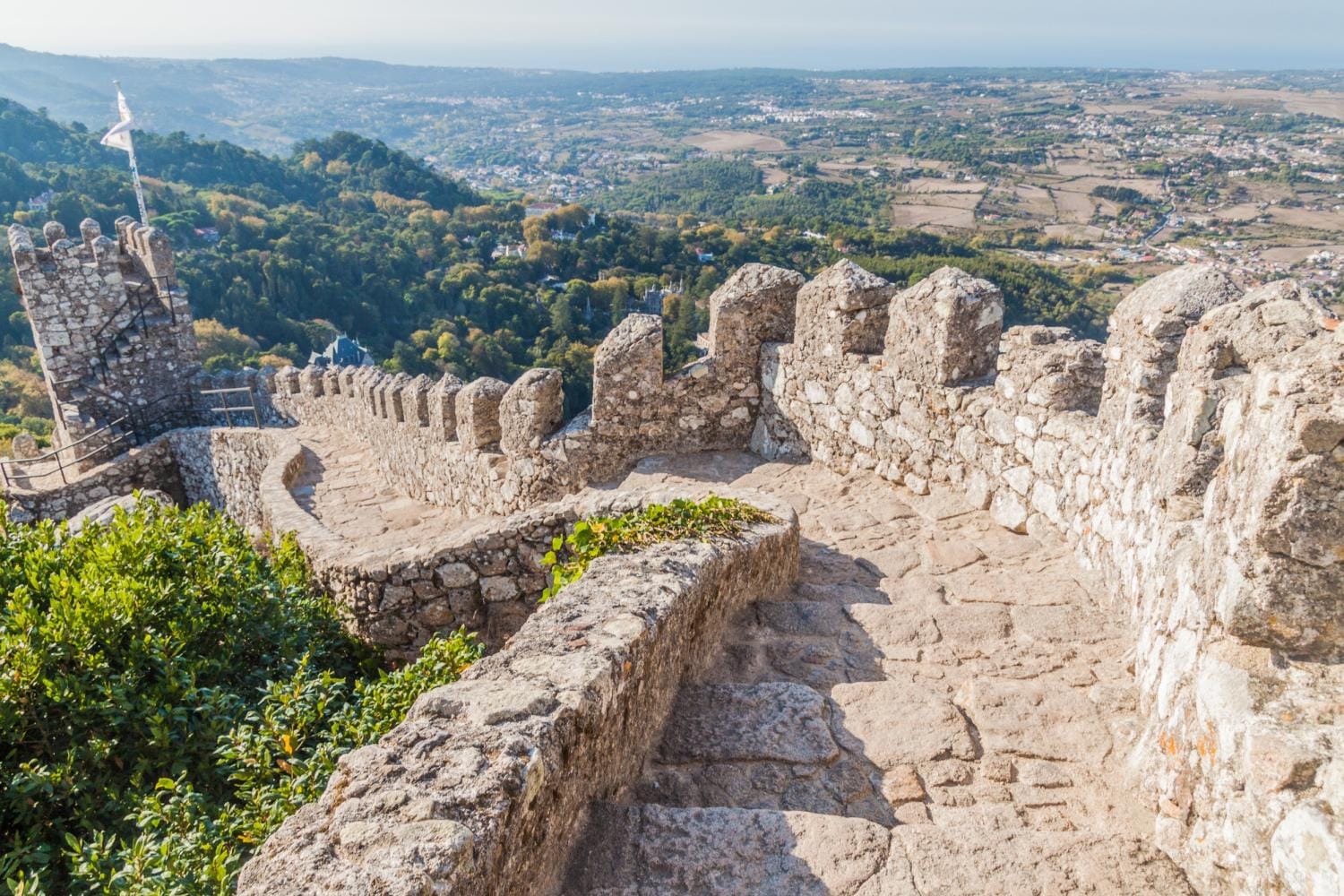 Castillo de los Moros: Visita autoguiada con audioguía en tu teléfono