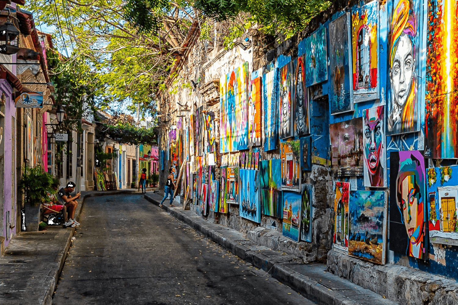 Getsemani mas Arte Callejero en Cartagena - Pasajeros Alojados Fuera del Sector Colonial