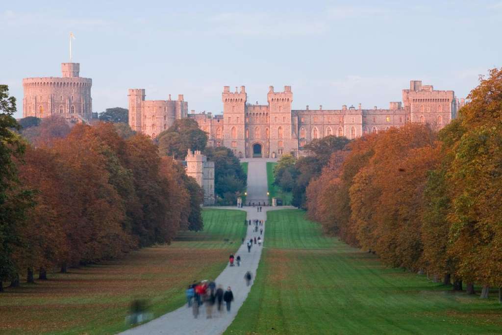 Windsor Castle, Bath and Stonehenge Tour