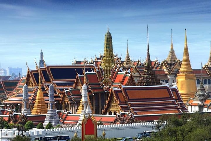 Excursión en grupo de medio día al Gran Palacio Real y a los canales de Bangkok.