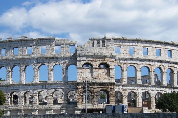 Entrada para el Anfiteatro Pula Arena