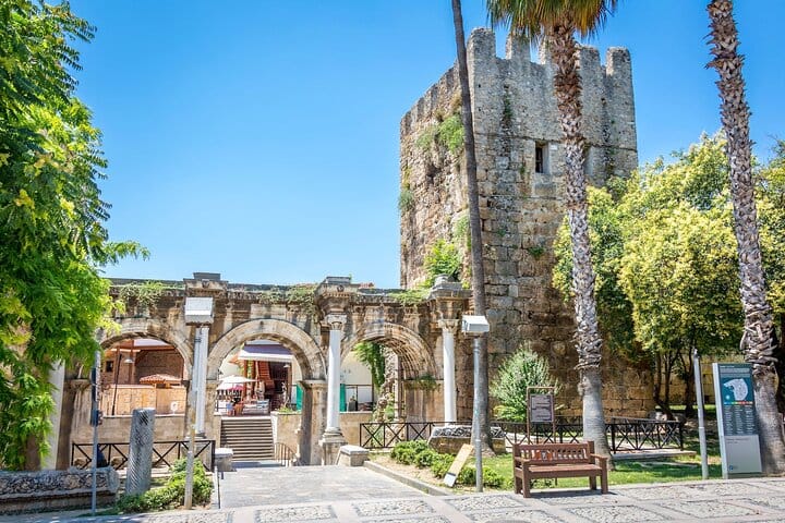 Excursión corta de compras de 4 horas por Antalya