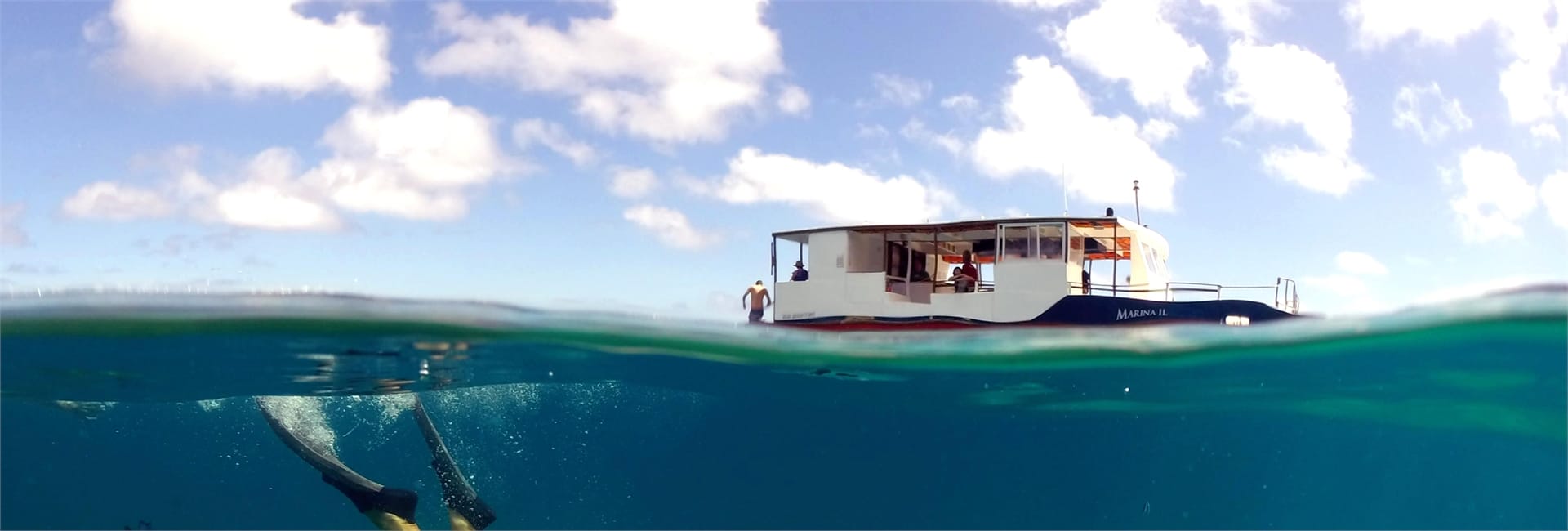 Excursão de barco por Fernando de Noronha