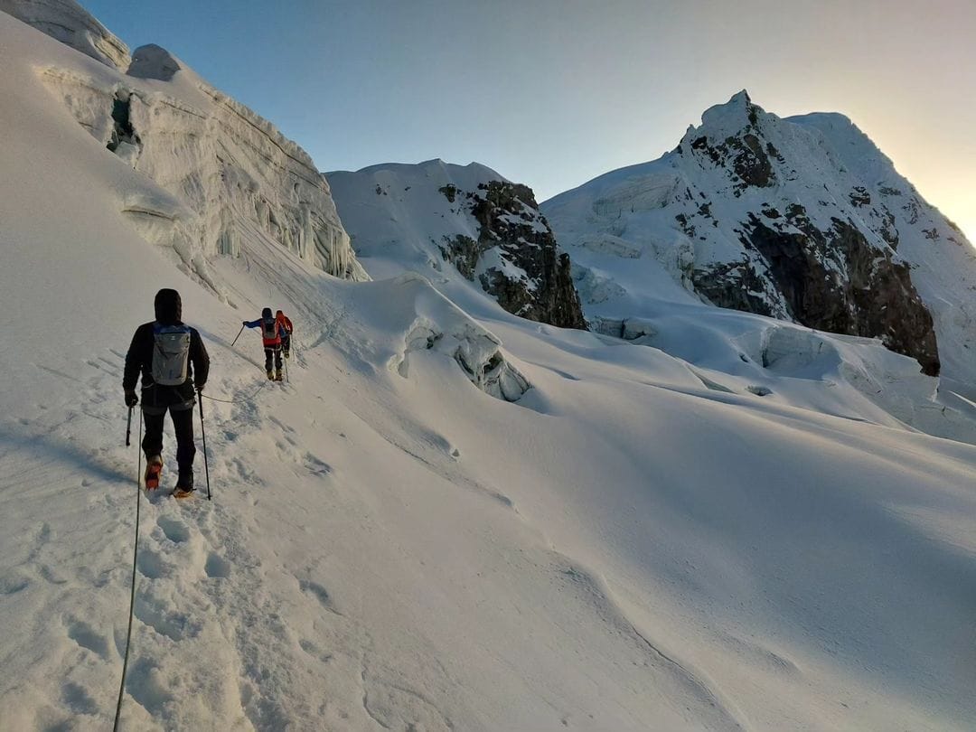 Hua-10 : Pisco Summit - 3 Days of Andean Alpinism