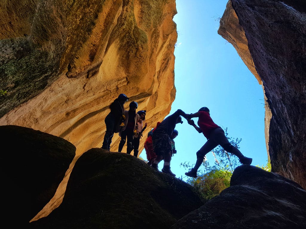 Aya-03 : Qorihuillca - Spectacular Crevasse Adventure