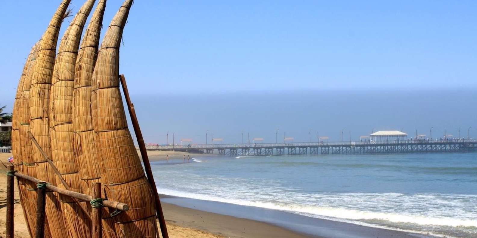 Tru-03 : Chan Chan & Beach Delight - Trujillo's Coastal Escape