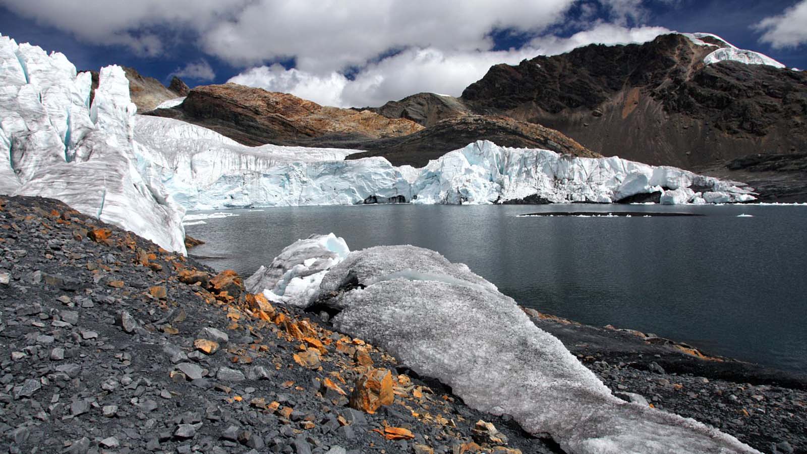 Hua-07 : Pastoruri Glacier - A Day of Ice and Adventure
