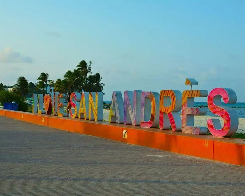 Tour por la Bahía de San Andrés con transporte compartido