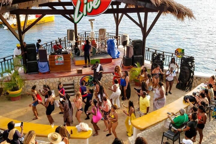 Catamarán en Negril: Fiesta al atardecer con bebidas y DJ