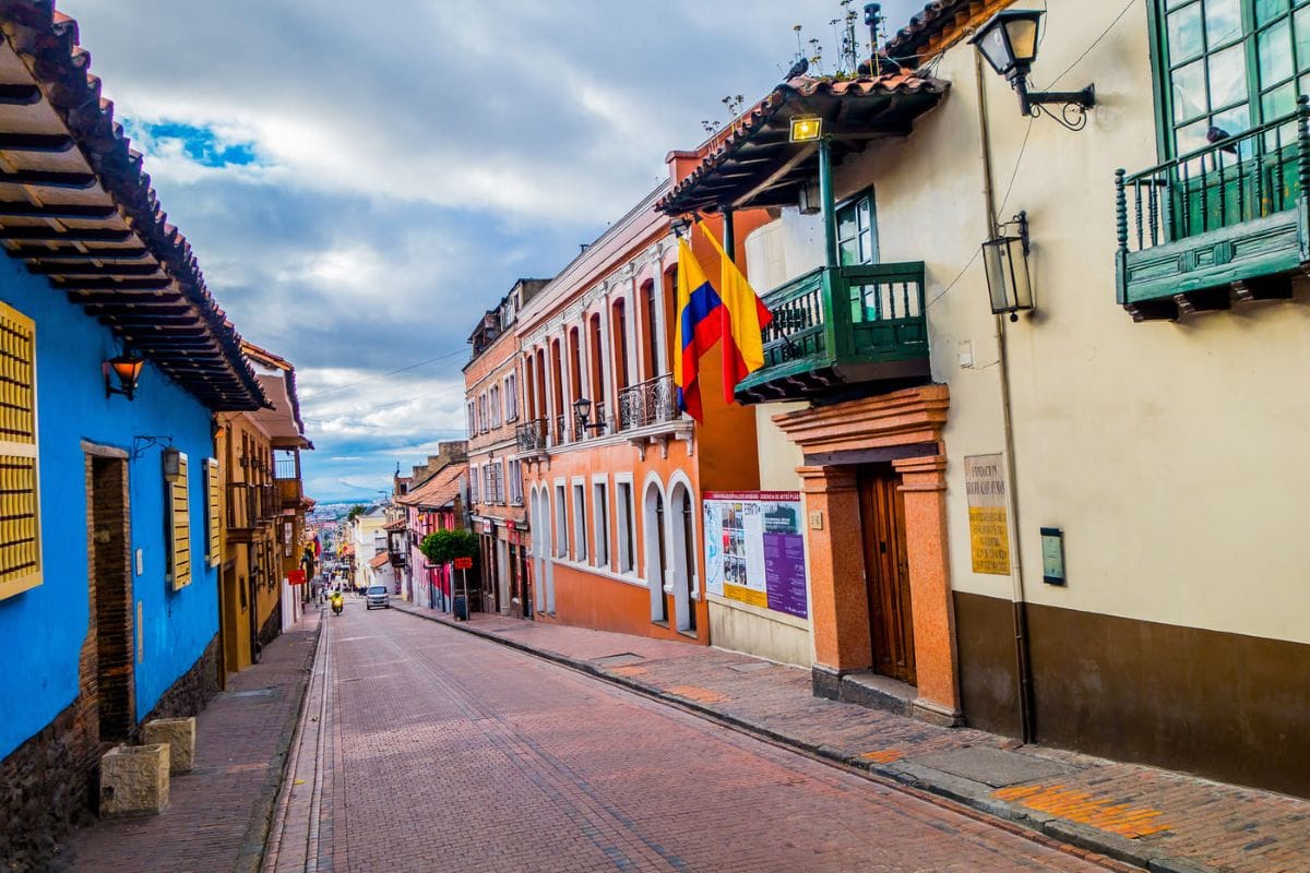 Tour por la ciudad con visita a Monserrate