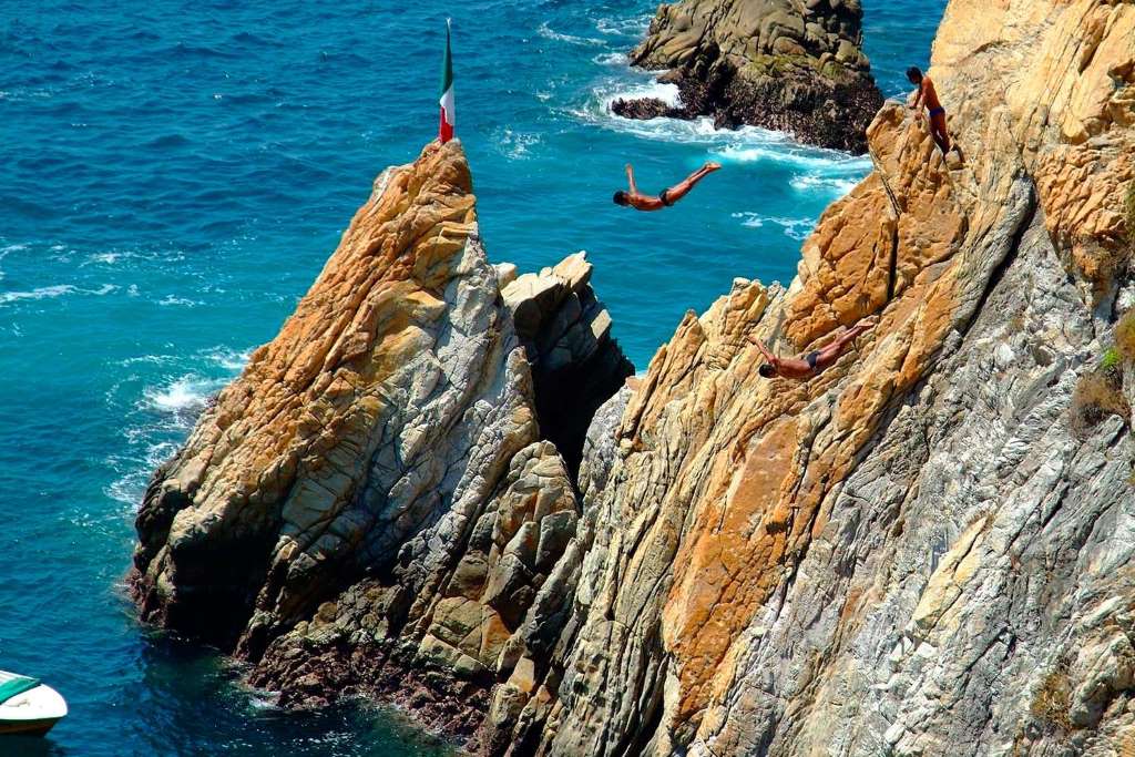 Acapulco City Tour and Cliff Divers